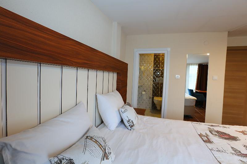 Pera Sultan Suit Istanbul Bagian luar foto