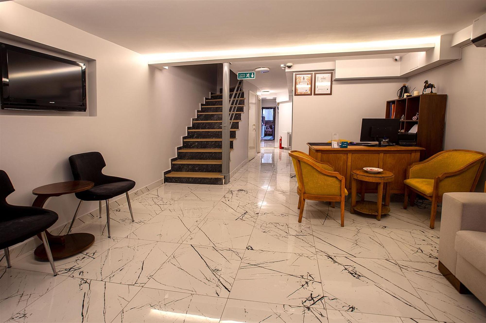 Pera Sultan Suit Istanbul Bagian luar foto